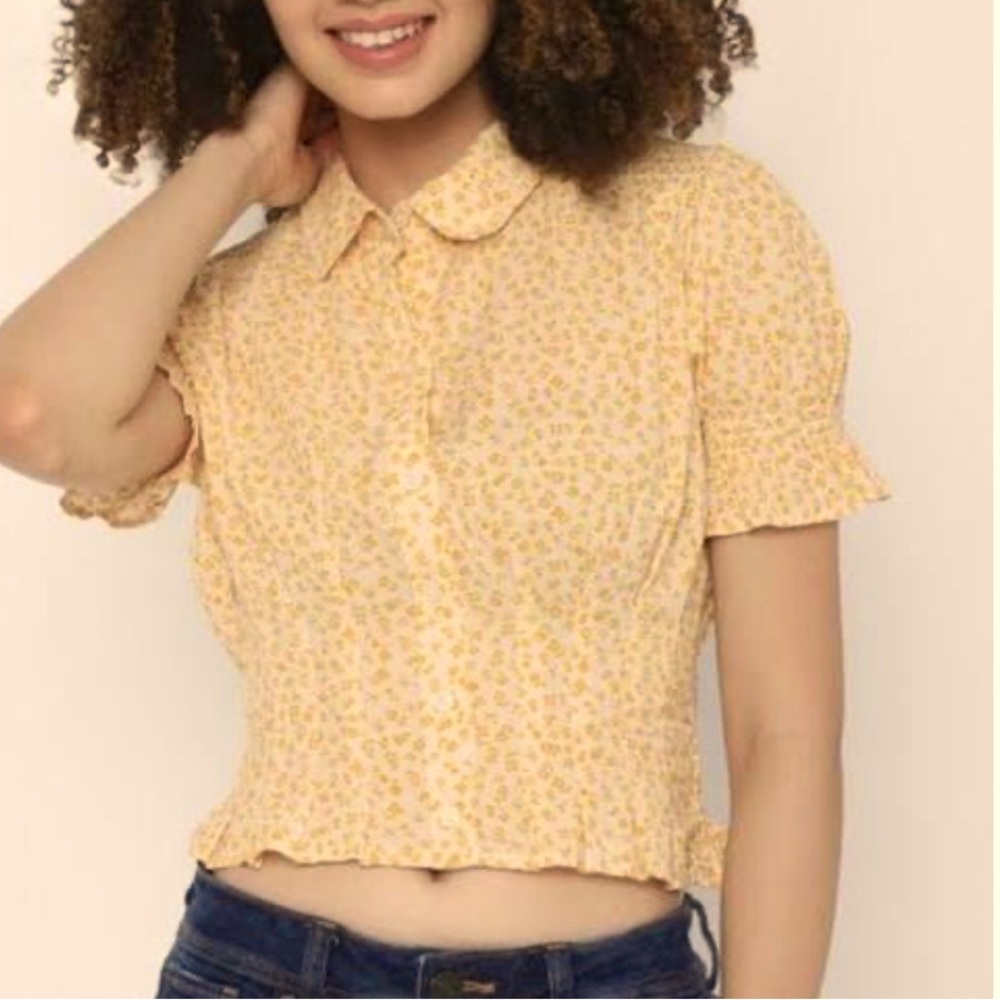 American Eagle floral button up